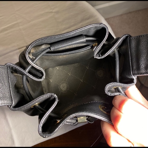 Vince Camuto Black Handbag - Excellent Condition - Picture 2 of 2